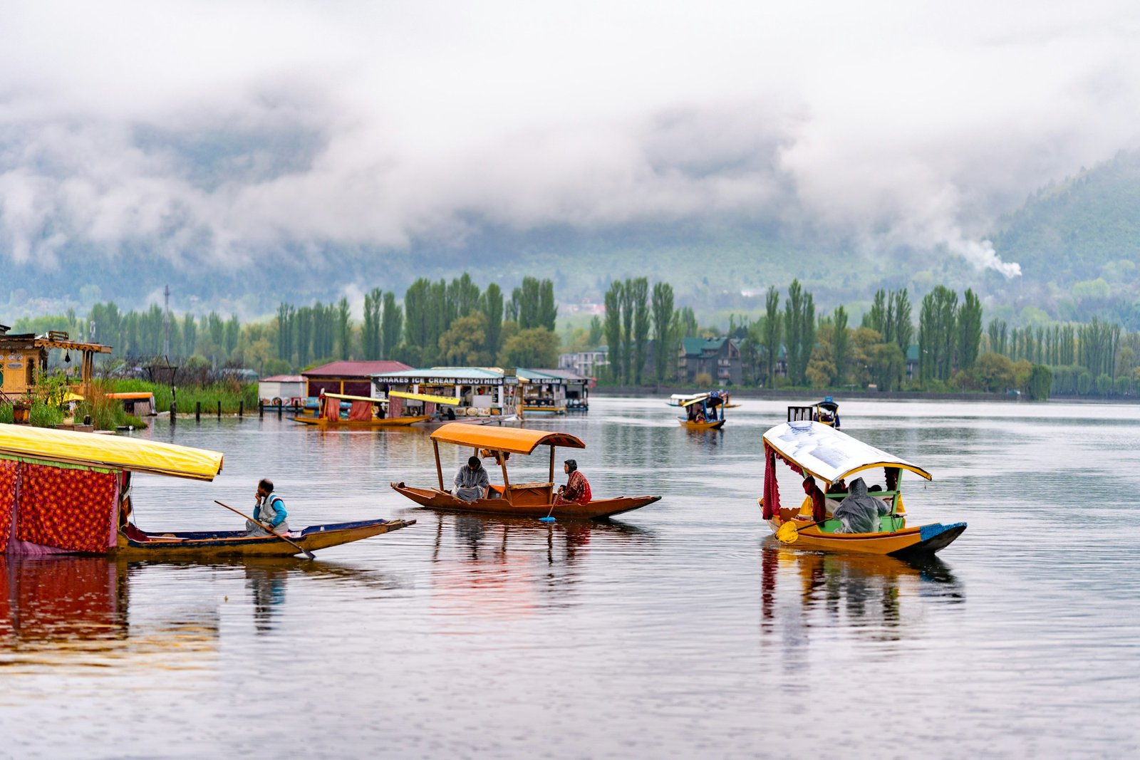 Kashmir, Dal lake Srinagar, Jammu and Kashmir