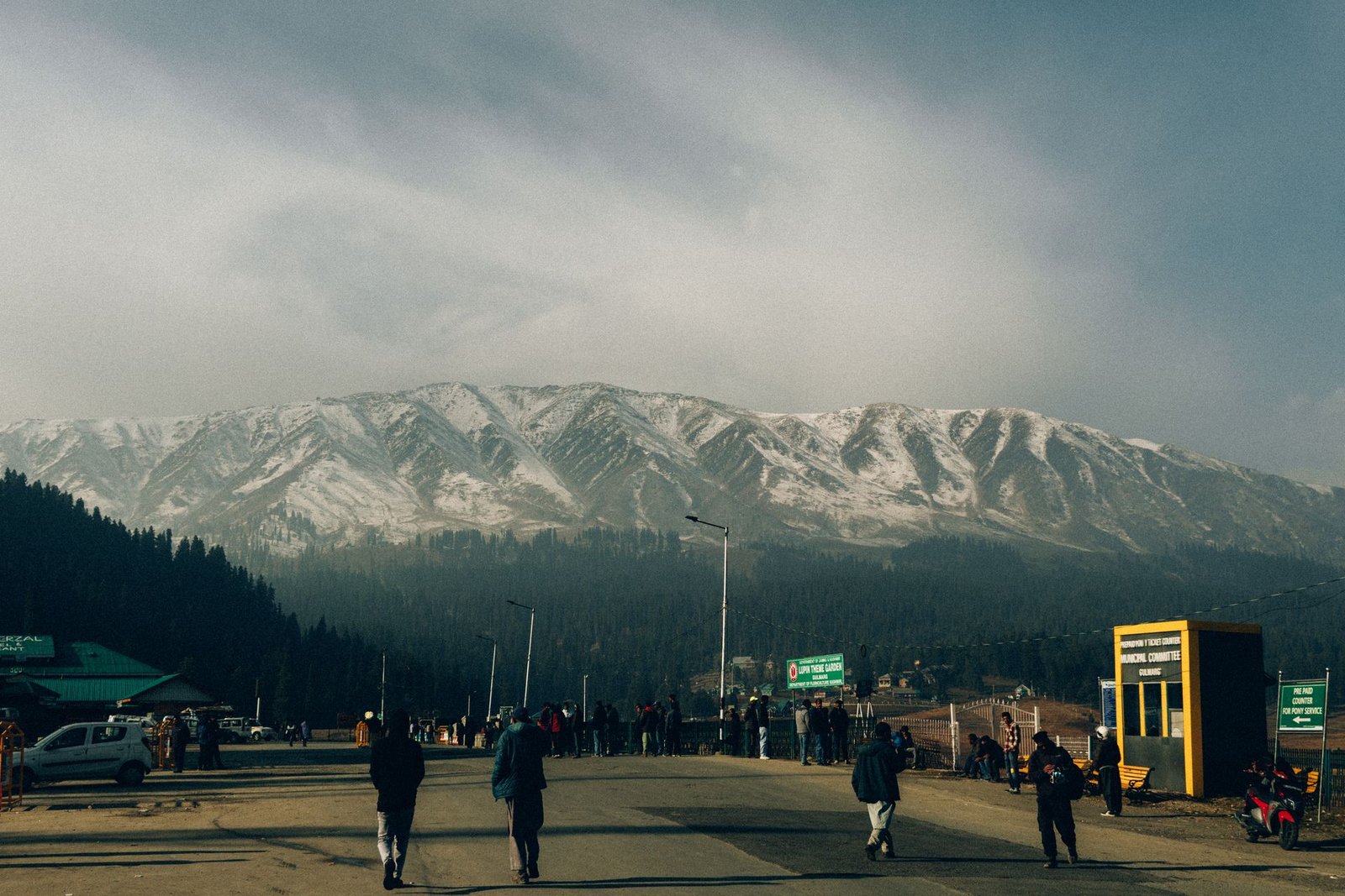 Kashmir Women-Only Group Tour 5 Nights 6 Days