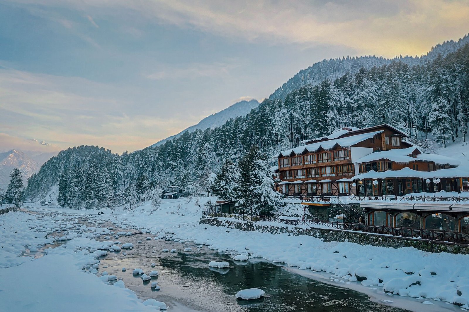 Kashmir Women-Only Group Tour 5 Nights 6 Days